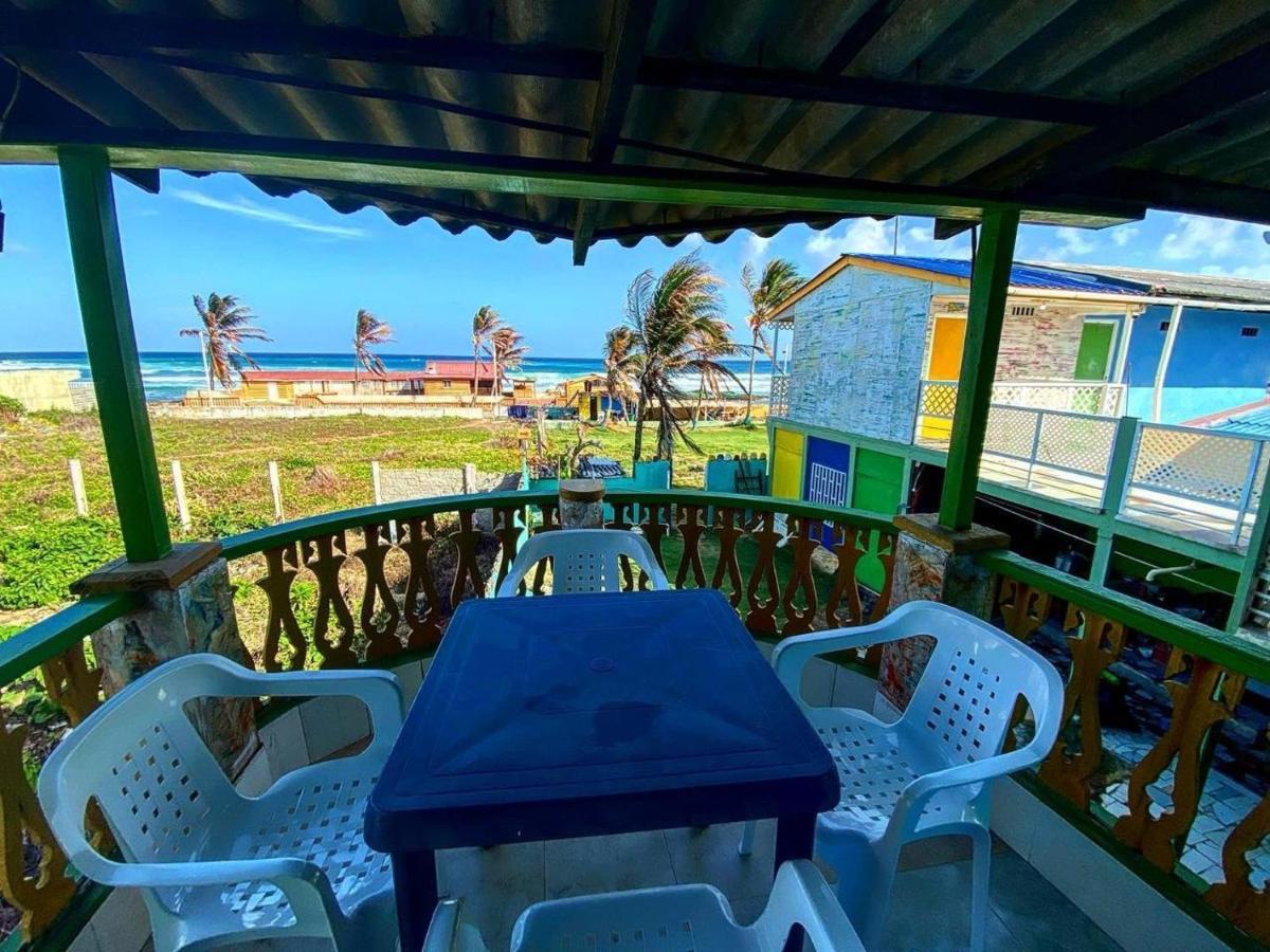 Yellow Moon Guesthouse & Apartments Сан-Андрес Экстерьер фото